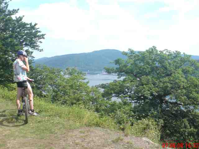 Biken oberhalb des Edersees